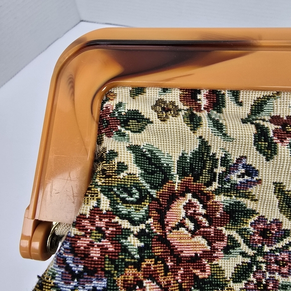 VINTAGE Floral Tapestry Clutch‎ Purse Plastic Snap Multi-colored Cottage Core - Picture 4 of 8